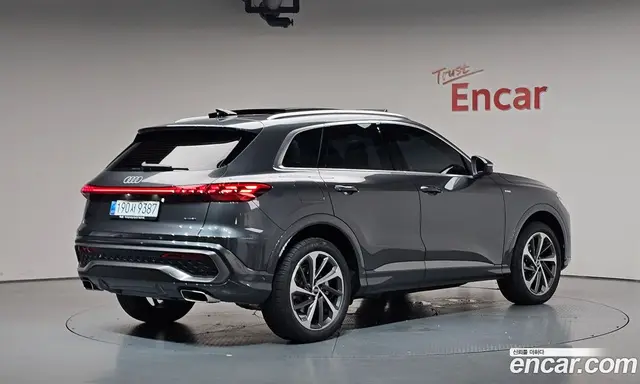 Audi Q5, 2025, 876 км