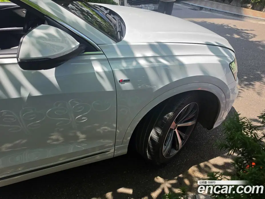 Audi Q8 2021 3.0 автомат (гидро), фото 4