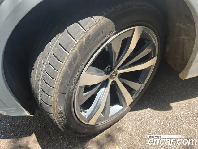 Audi Q8 2021 3.0 автомат (гидро), миниатюра 5