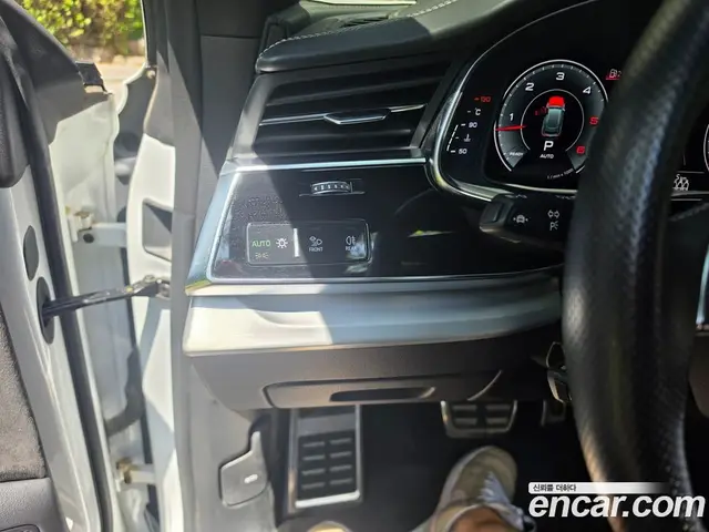 Audi Q8 2021 3.0 автомат (гидро), миниатюра 7