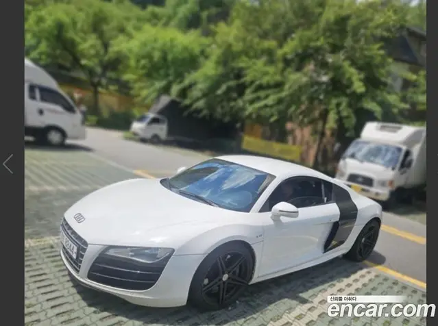 Audi R8 2010 5.2 автомат (гидро), миниатюра 2