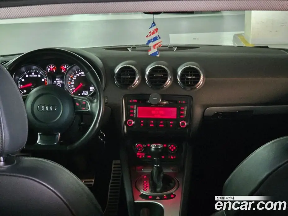 Audi TT 2010 2.0 автомат (гидро), фото 16