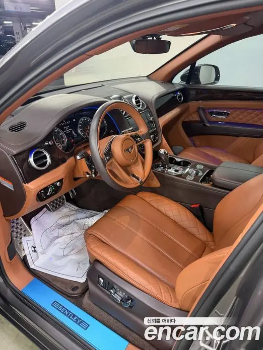 Bentley Bentayga 2017 6.0 автомат (гидро), фото 15 Bentley Bentayga 2017 6.0 автомат (гидро), фото 15