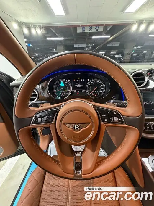 Bentley Bentayga 2017 6.0 автомат (гидро), фото 18 Bentley Bentayga 2017 6.0 автомат (гидро), фото 18