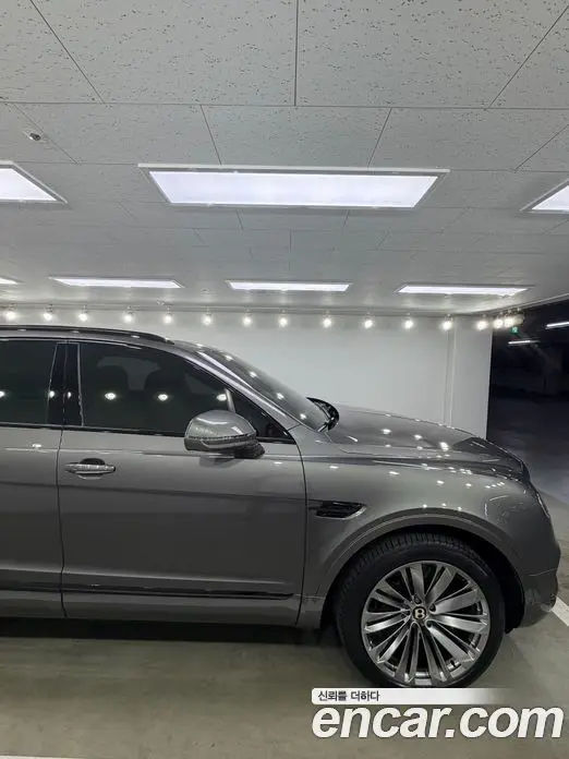 Bentley Bentayga 2017 6.0 автомат (гидро), фото 9 Bentley Bentayga 2017 6.0 автомат (гидро), фото 9