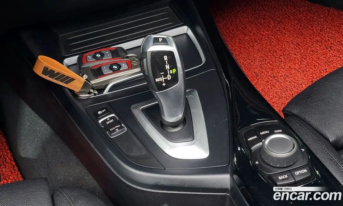 BMW 1 серия 2018 2.0 автомат (гидро), фото 9