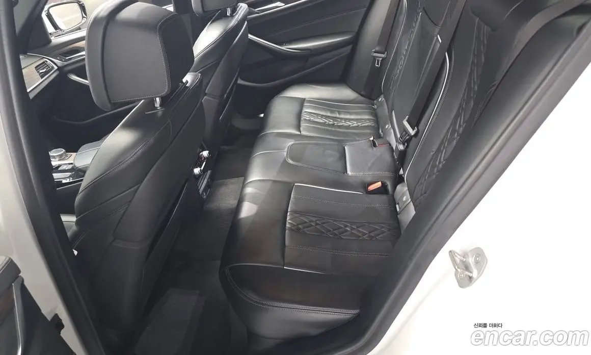 BMW 5 серия 2018 2.0 автомат (гидро), фото 11