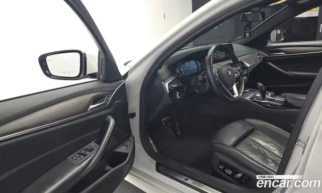 BMW 5 серия 2018 2.0 автомат (гидро), миниатюра 10