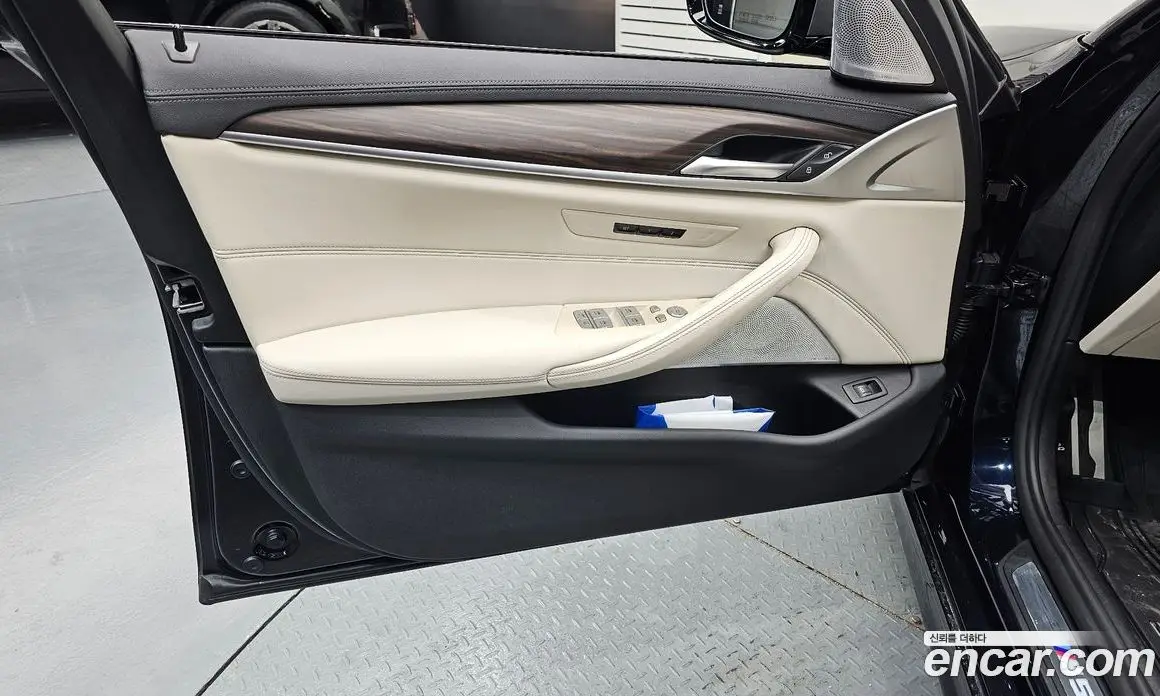 BMW 5 серия 2021 4.4 автомат (гидро), фото 14