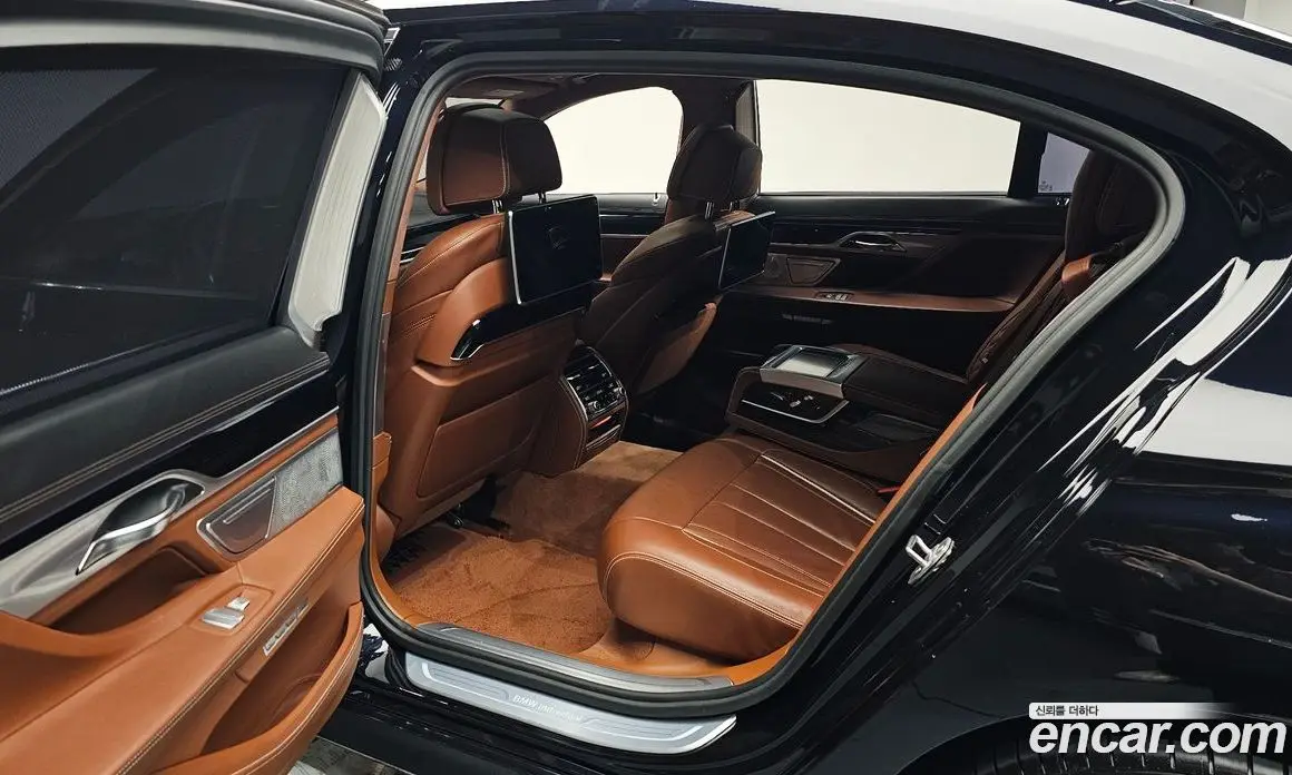 BMW 7 серия 2017 4.4 автомат (гидро), фото 17