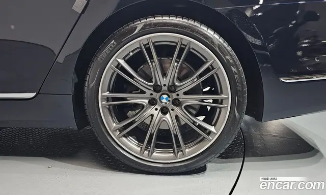 BMW 7 серия 2017 4.4 автомат (гидро), миниатюра 7