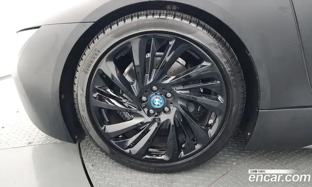 BMW i8 2016 1.5 автомат (гидро), миниатюра 5
