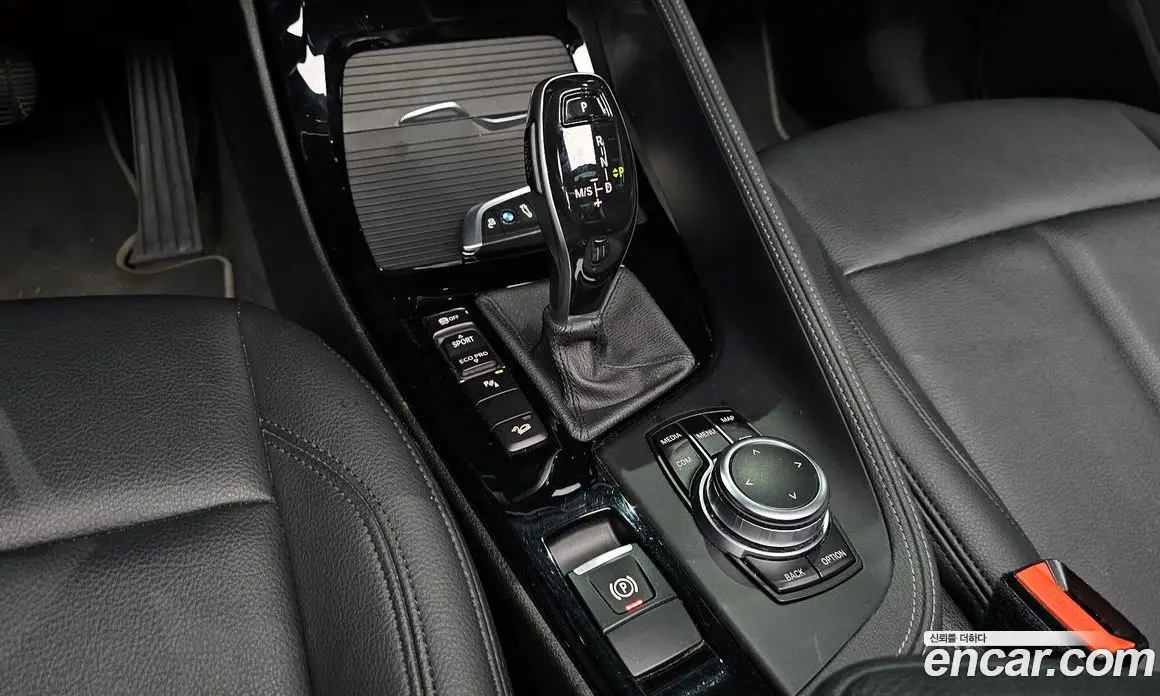BMW X1 2022 2.0 автомат (гидро), фото 11