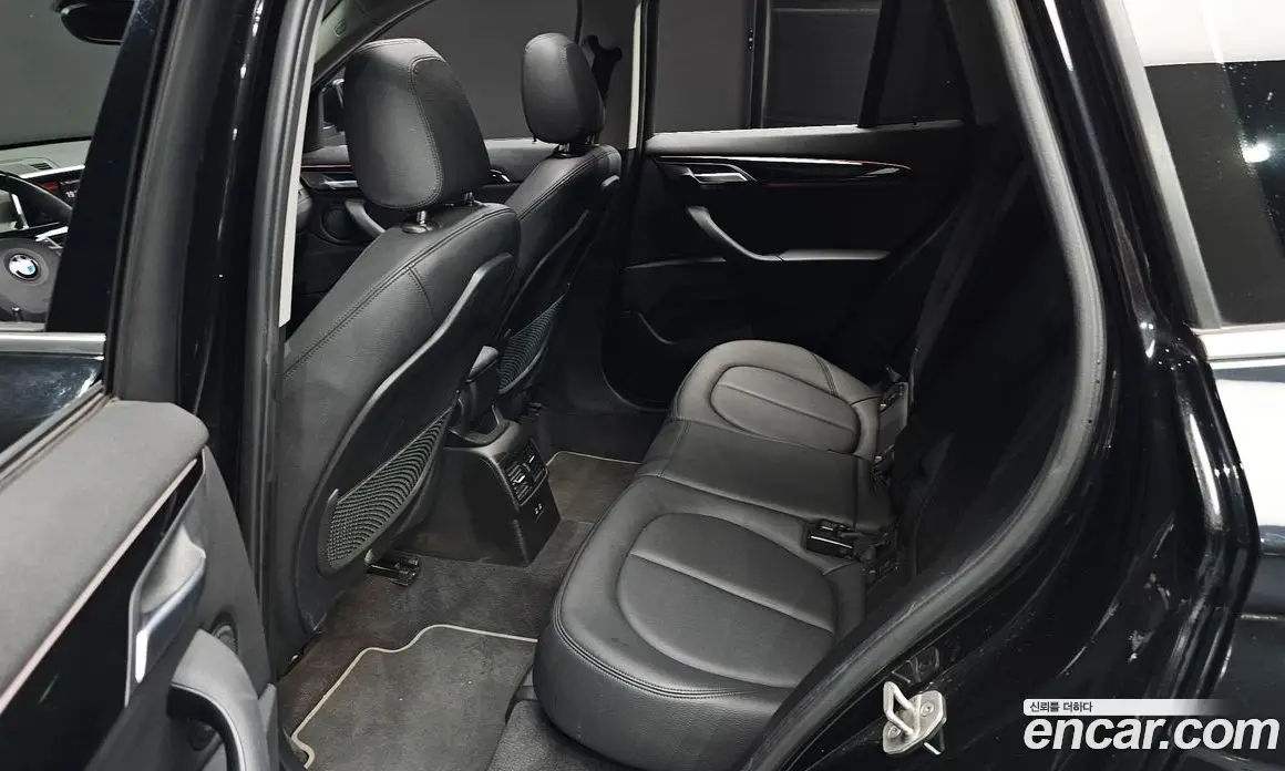 BMW X1 2022 2.0 автомат (гидро), фото 16