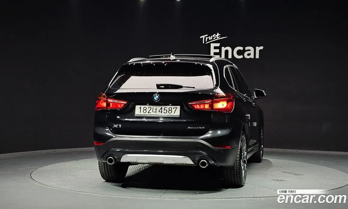 BMW X1 2022 2.0 автомат (гидро), фото 3