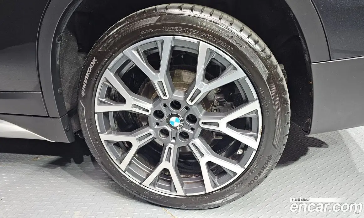 BMW X1 2022 2.0 автомат (гидро), фото 6
