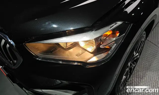 BMW X1 2022 2.0 автомат (гидро), миниатюра 7