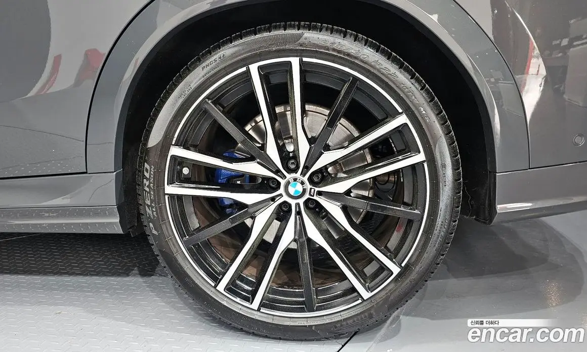 BMW X6 2022 3.0 автомат (гидро), фото 7