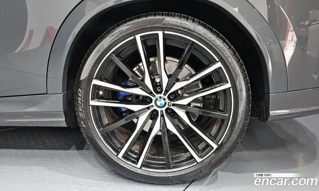 BMW X6 2022 3.0 автомат (гидро), миниатюра 7