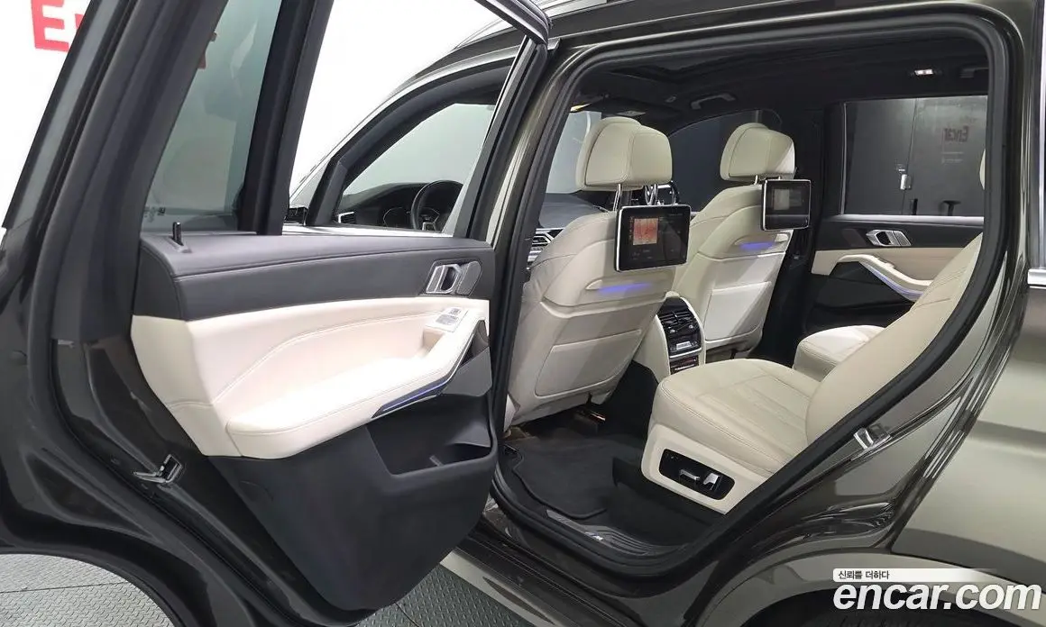 BMW X7 2022 4.4 автомат (гидро), фото 15