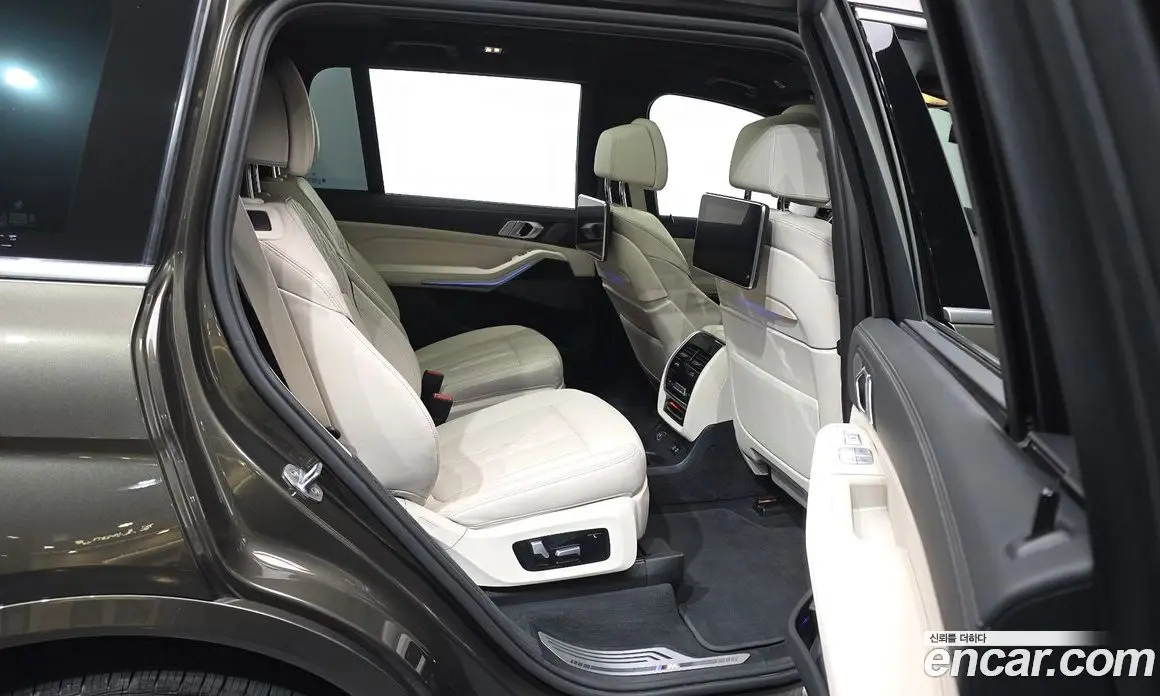 BMW X7 2022 4.4 автомат (гидро), фото 17