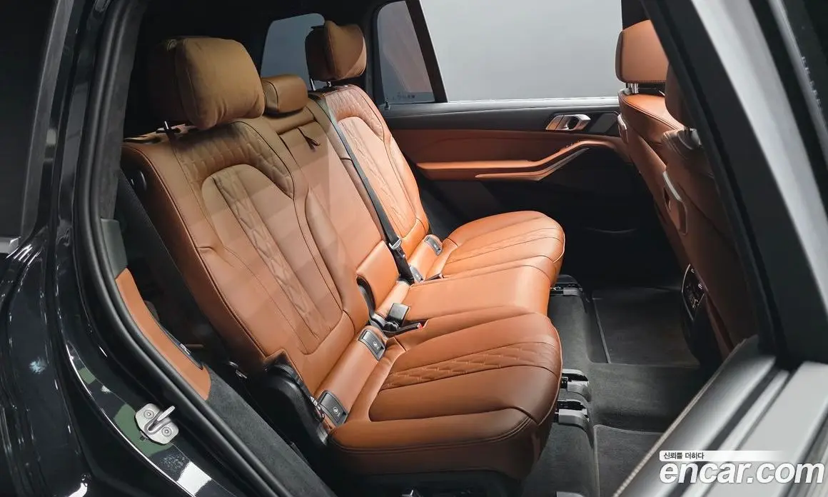 BMW X7 2025 3.0 автомат (гидро), фото 17