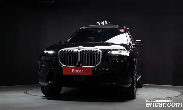 BMW X7 2025 3.0 автомат (гидро), миниатюра 3