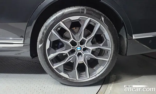 BMW X7 2025 3.0 автомат (гидро), миниатюра 7