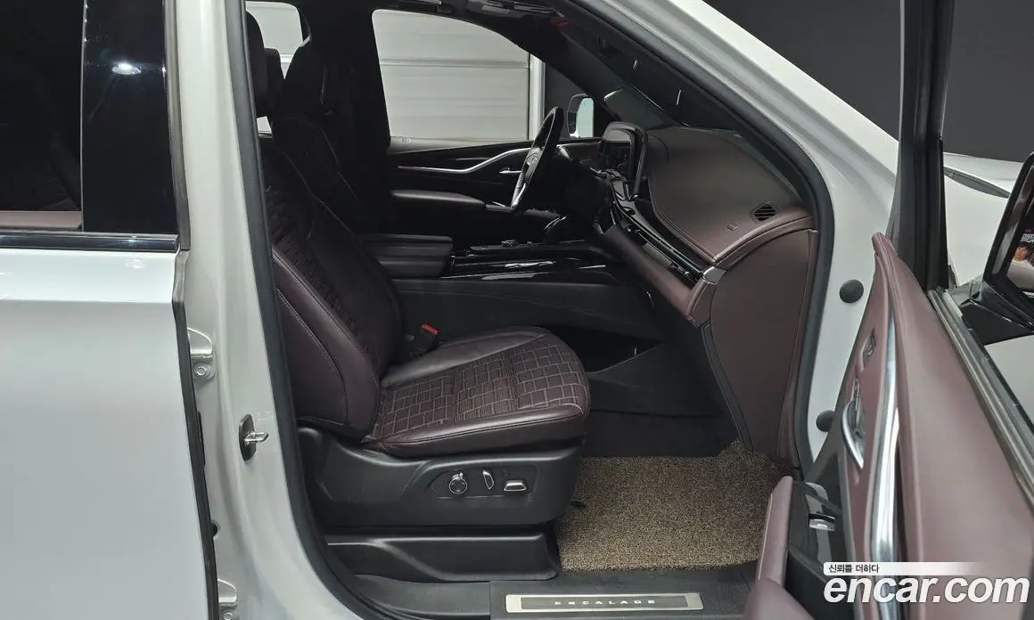 Cadillac Escalade 2022 6.2 автомат (гидро), фото 16 Cadillac Escalade 2022 6.2 автомат (гидро), фото 16