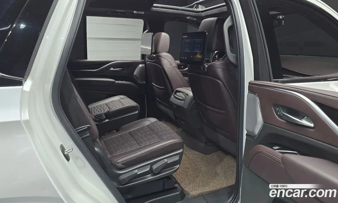 Cadillac Escalade 2022 6.2 автомат (гидро), фото 17 Cadillac Escalade 2022 6.2 автомат (гидро), фото 17