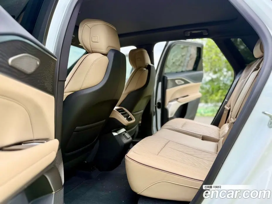 Cadillac Lyriq 2024 автомат (гидро), фото 11 Cadillac Lyriq 2024 автомат (гидро), фото 11