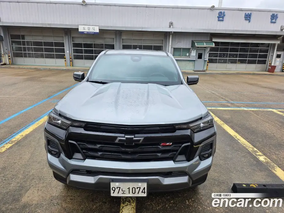 Chevrolet Colorado 2023 2.7 автомат (гидро), фото 3