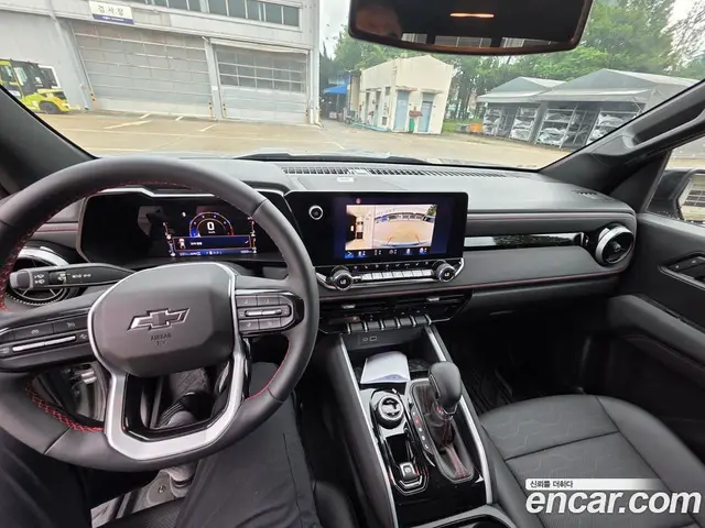 Chevrolet Colorado 2023 2.7 автомат (гидро), миниатюра 7