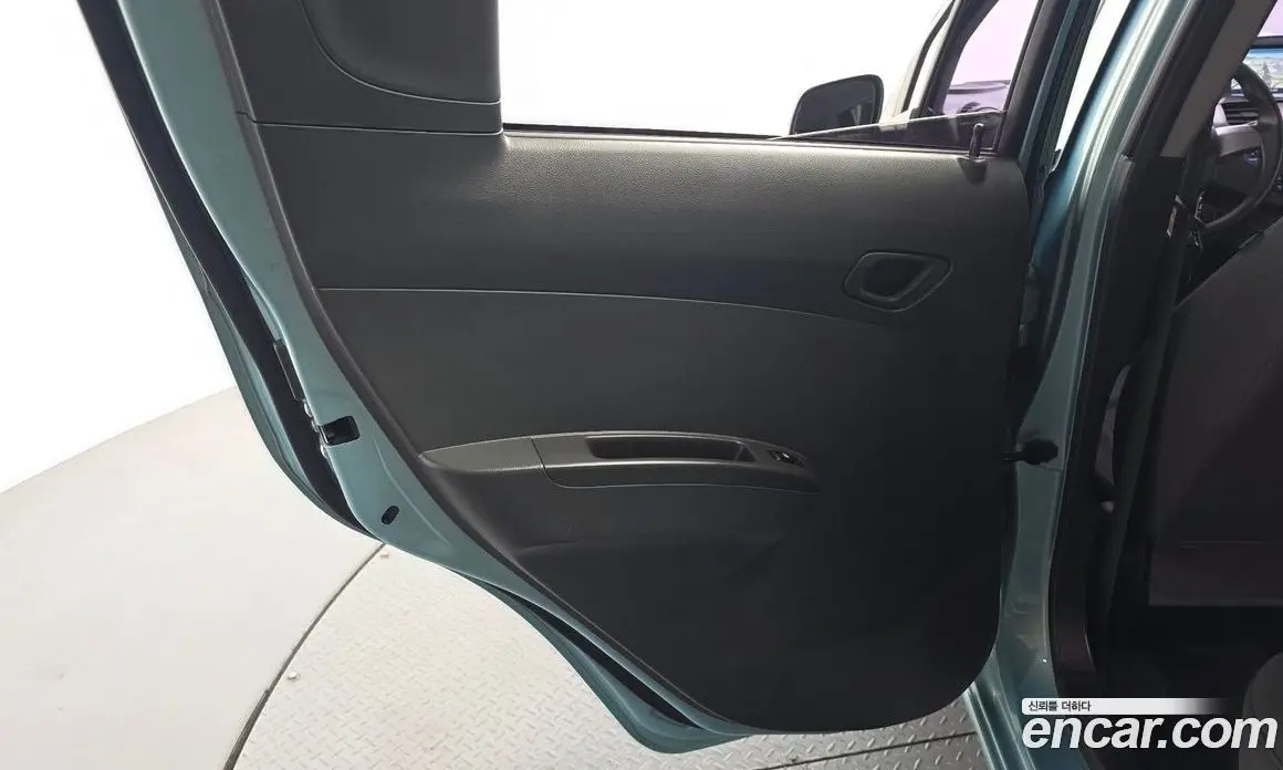 Chevrolet Spark 2011 1.0 автомат (гидро), фото 15