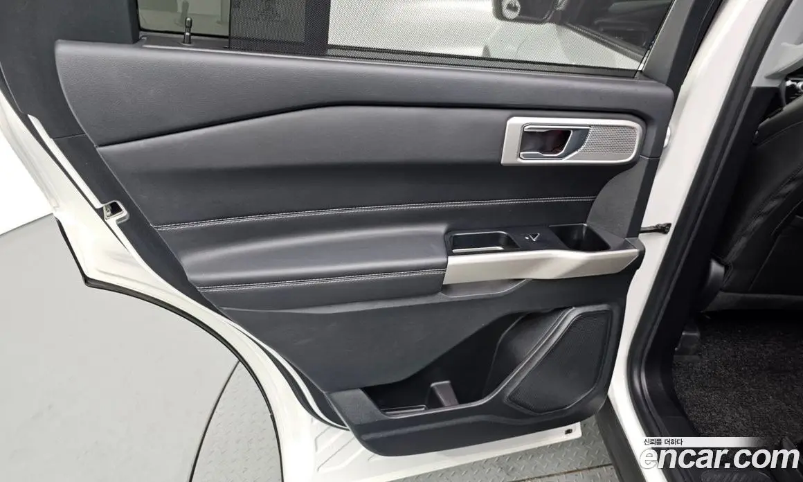 Ford Explorer 2023 2.3 автомат (гидро), фото 15