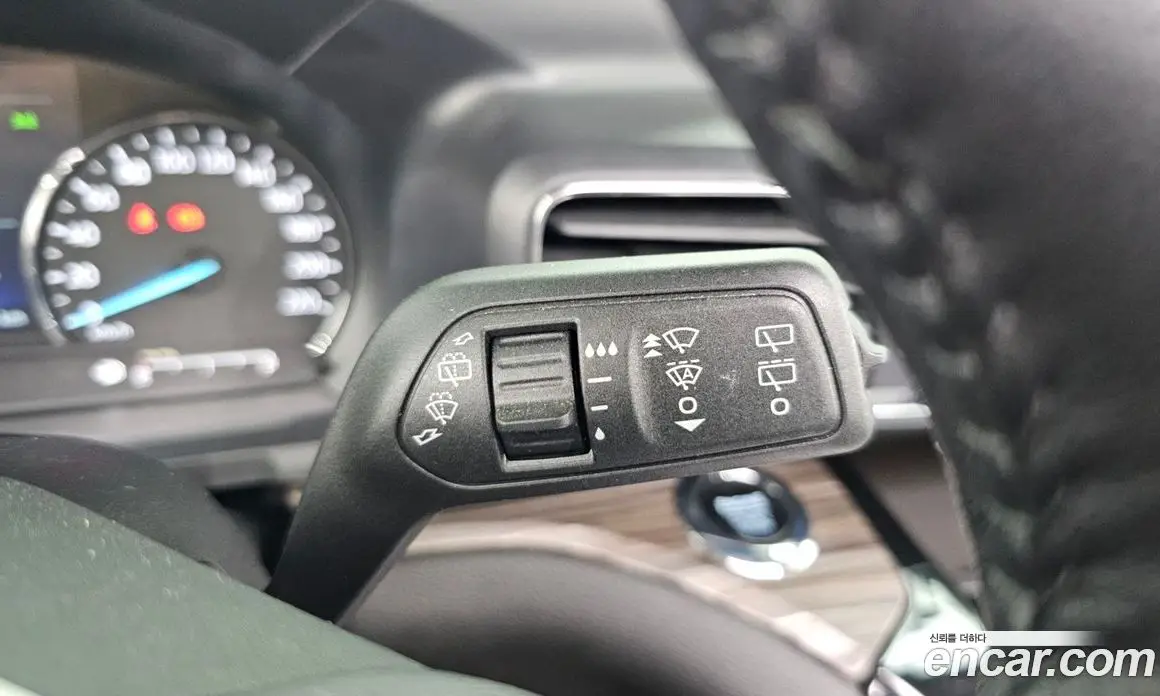 Ford Explorer 2023 2.3 автомат (гидро), фото 27