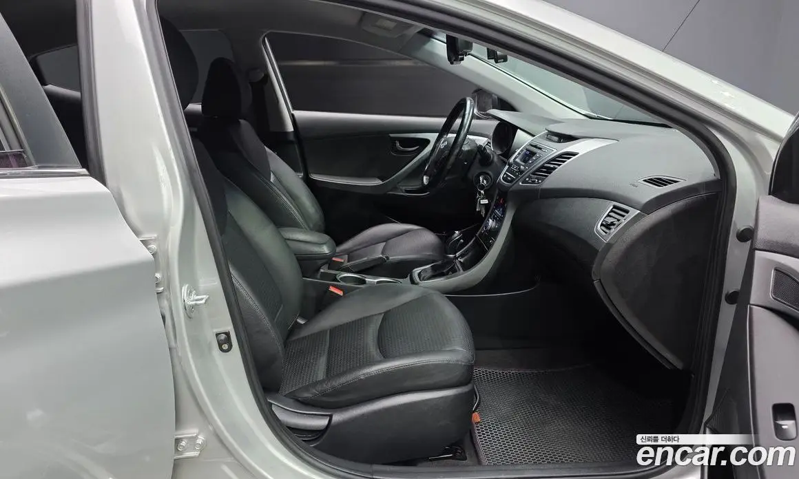 Hyundai Avante 2014 1.6 автомат (гидро), фото 17