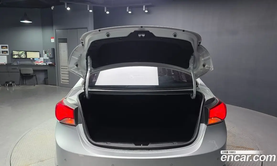 Hyundai Avante 2014 1.6 автомат (гидро), фото 26