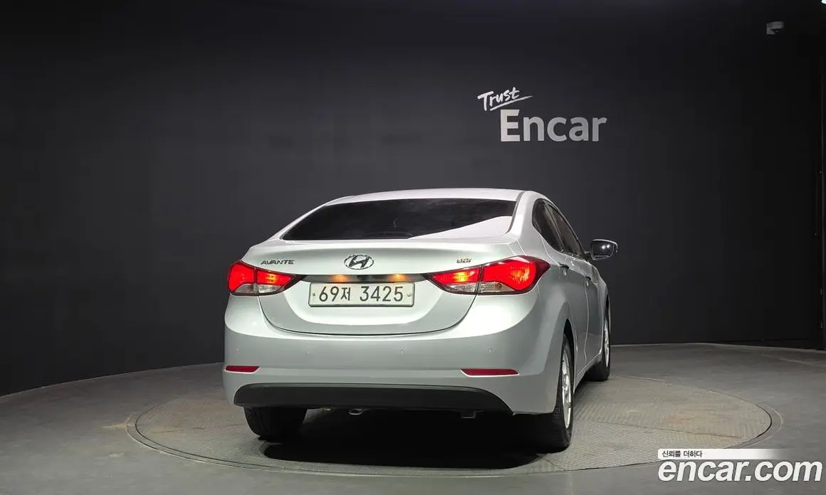 Hyundai Avante 2014 1.6 автомат (гидро), фото 4