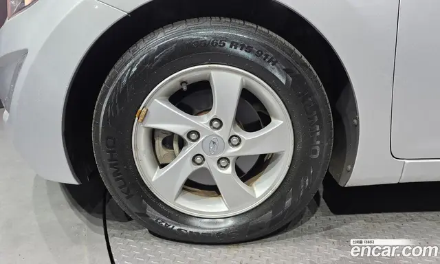 Hyundai Avante 2014 1.6 автомат (гидро), миниатюра 5