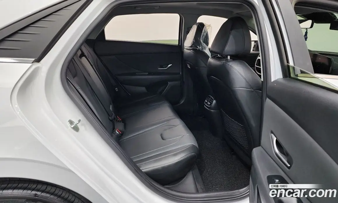 Hyundai Avante 2020 1.6 автомат (гидро), фото 11