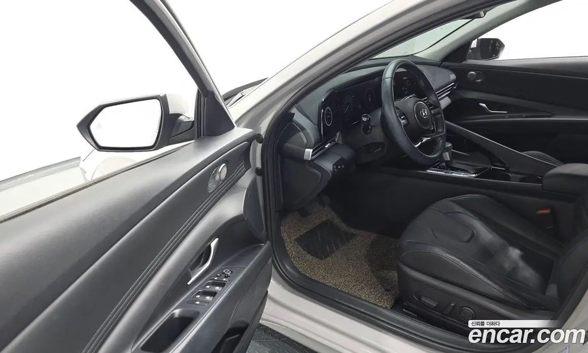 Hyundai Avante 2022 1.6 автомат (гидро), фото 13