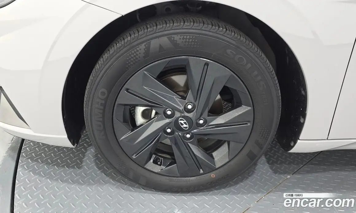 Hyundai Avante 2022 1.6 автомат (гидро), фото 5