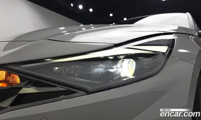Hyundai Avante 2022 1.6 автомат (гидро), миниатюра 8
