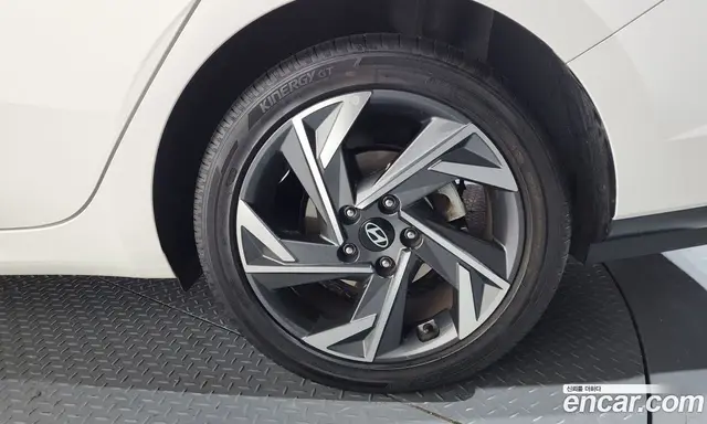 Hyundai Avante 2023 1.6 автомат (гидро), миниатюра 4