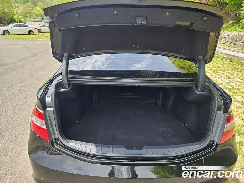 Hyundai Grandeur 2016 2.4 автомат (гидро), фото 9