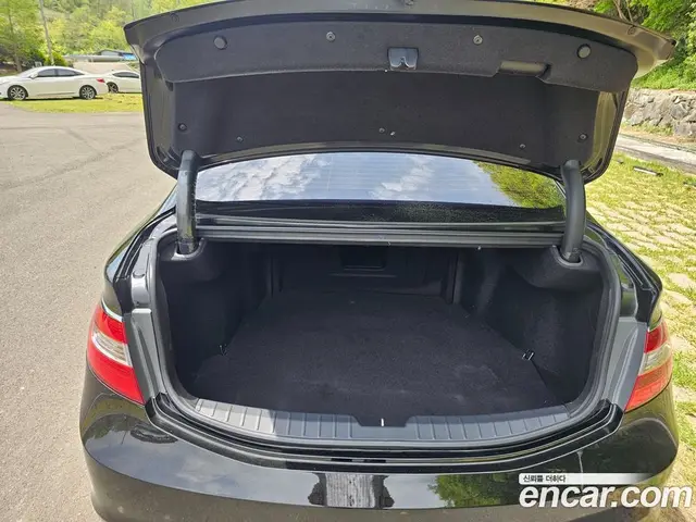 Hyundai Grandeur 2016 2.4 автомат (гидро), миниатюра 9