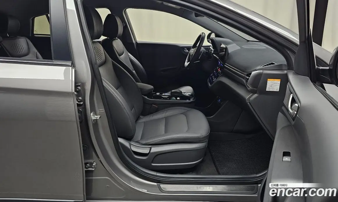 Hyundai Ioniq 2020 0.1 автомат (гидро), фото 16