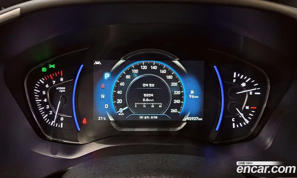 Hyundai Santa Fe 2019 2.0 автомат (гидро), фото 8