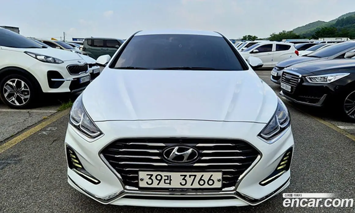 Hyundai Sonata 2017 2.0 автомат (гидро), фото 3